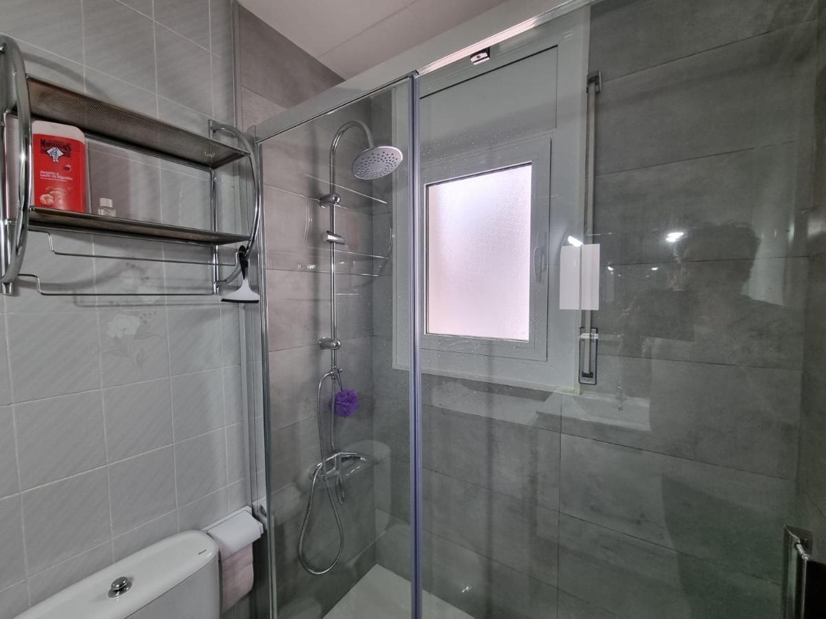Lovely One Bedroom With Balcony Roses Exterior photo