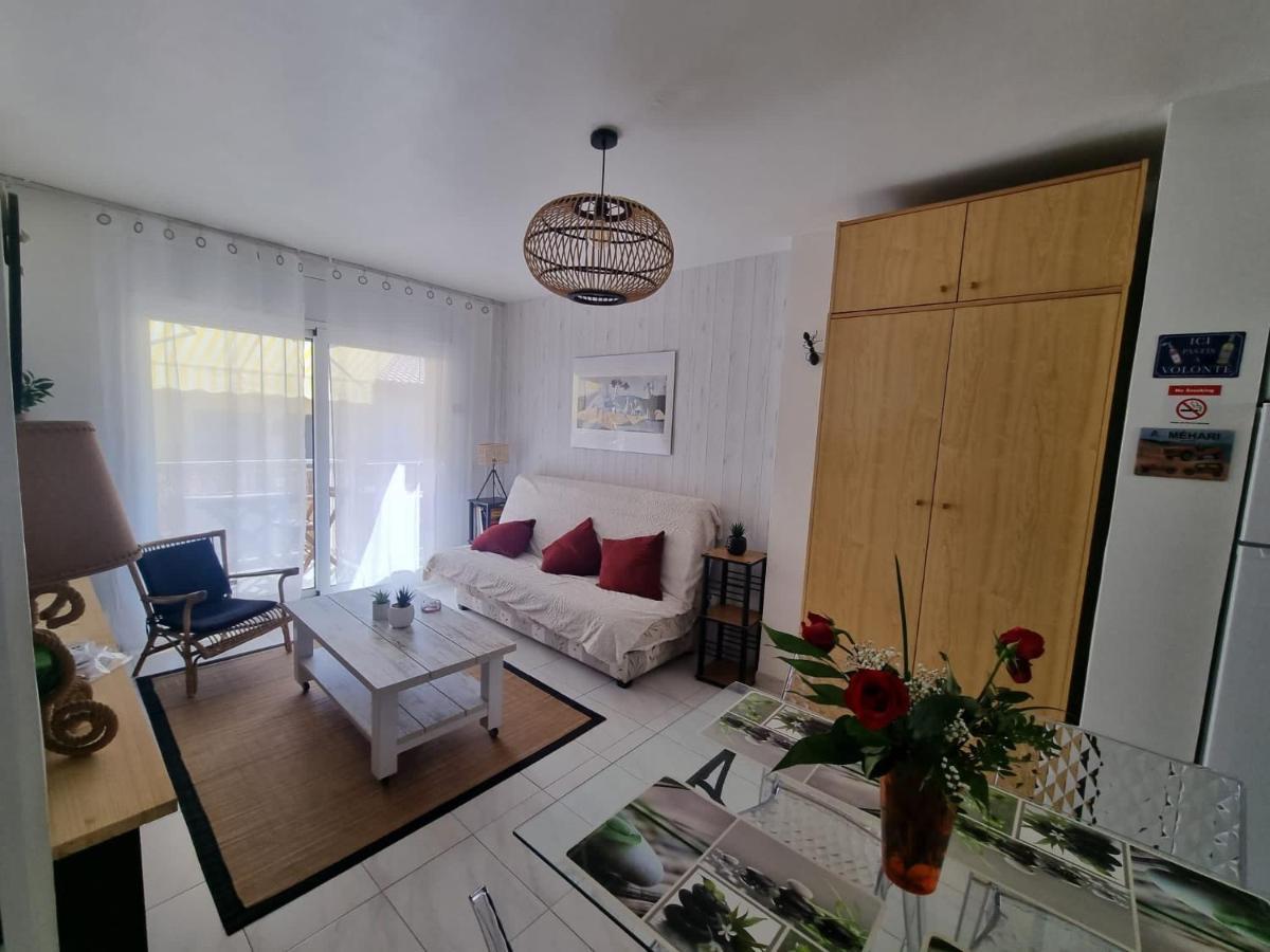 Lovely One Bedroom With Balcony Roses Exterior photo